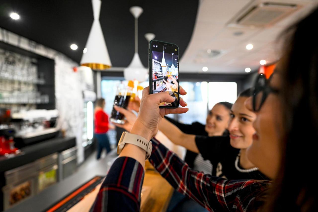 Ibis Skopje City Center Luaran gambar